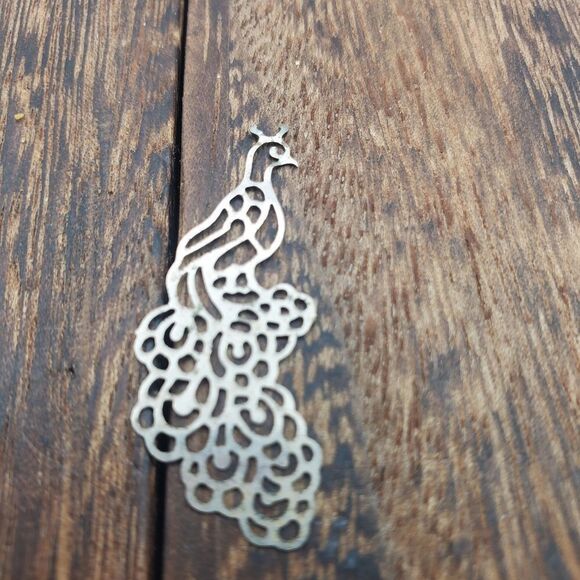 Waterfall peacock pendant‎